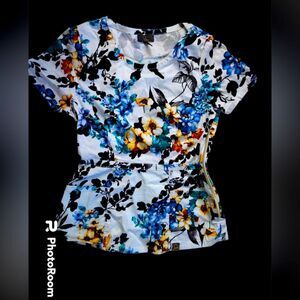 Jaanu Women’s Floral Scrub Top XS – Stylish Medical Uniform